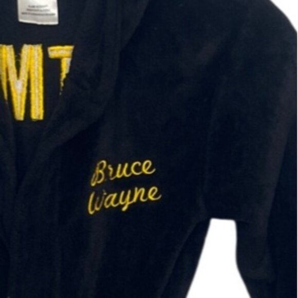 Batman Kids Hooded Bathrobe Boys Small Black Yellow Bruce Wayne Embroidery - Picture 5 of 8
